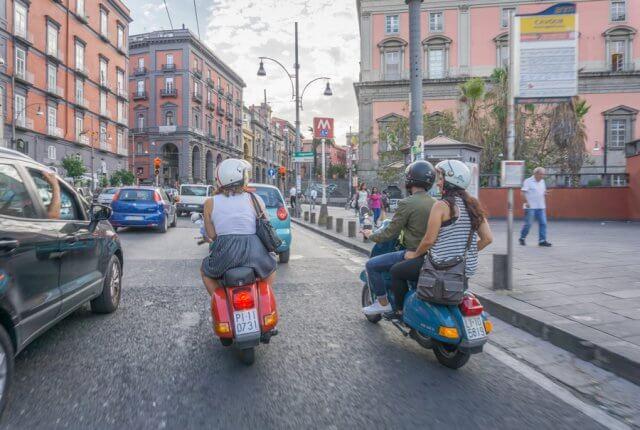 Italien Neapel Vespa Tour